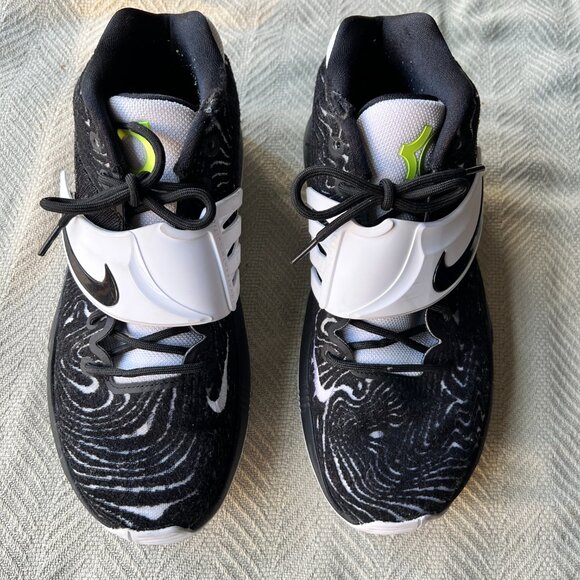 A Nike Kevin Durant 14 Tb  Basketball pair of shows (Nike KD 14 TB) ***Used*** - Picture 2 of 12